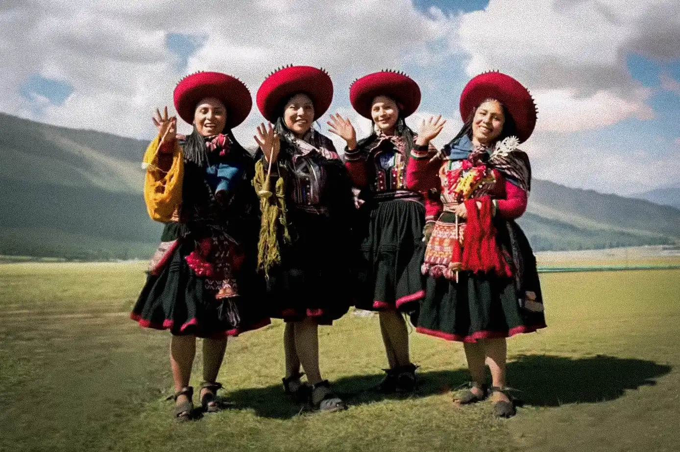 Women from Chinchero in the Sacred Valley of the Incas, at 3,500 meters above sea level, where the Aclla Chincherina celebrates Andean beauty and tradition every year. Photo: Sapiens
